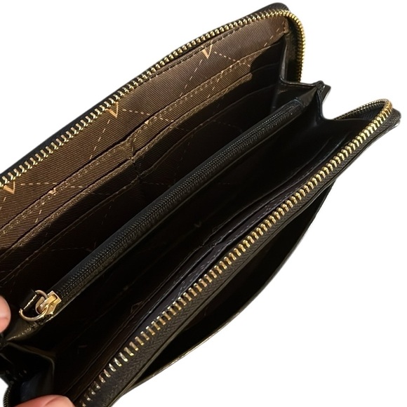 Vince Camuto Black Zip-Around Wallet - Picture 4 of 5